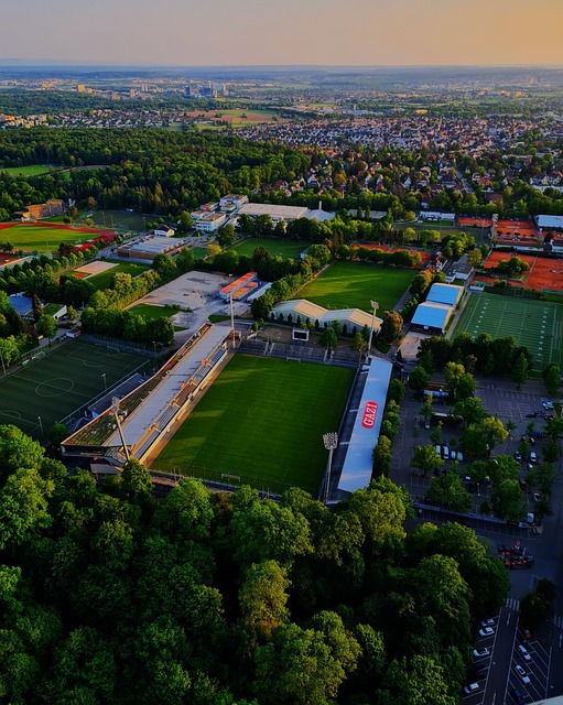 角延伸至世 角延伸至世